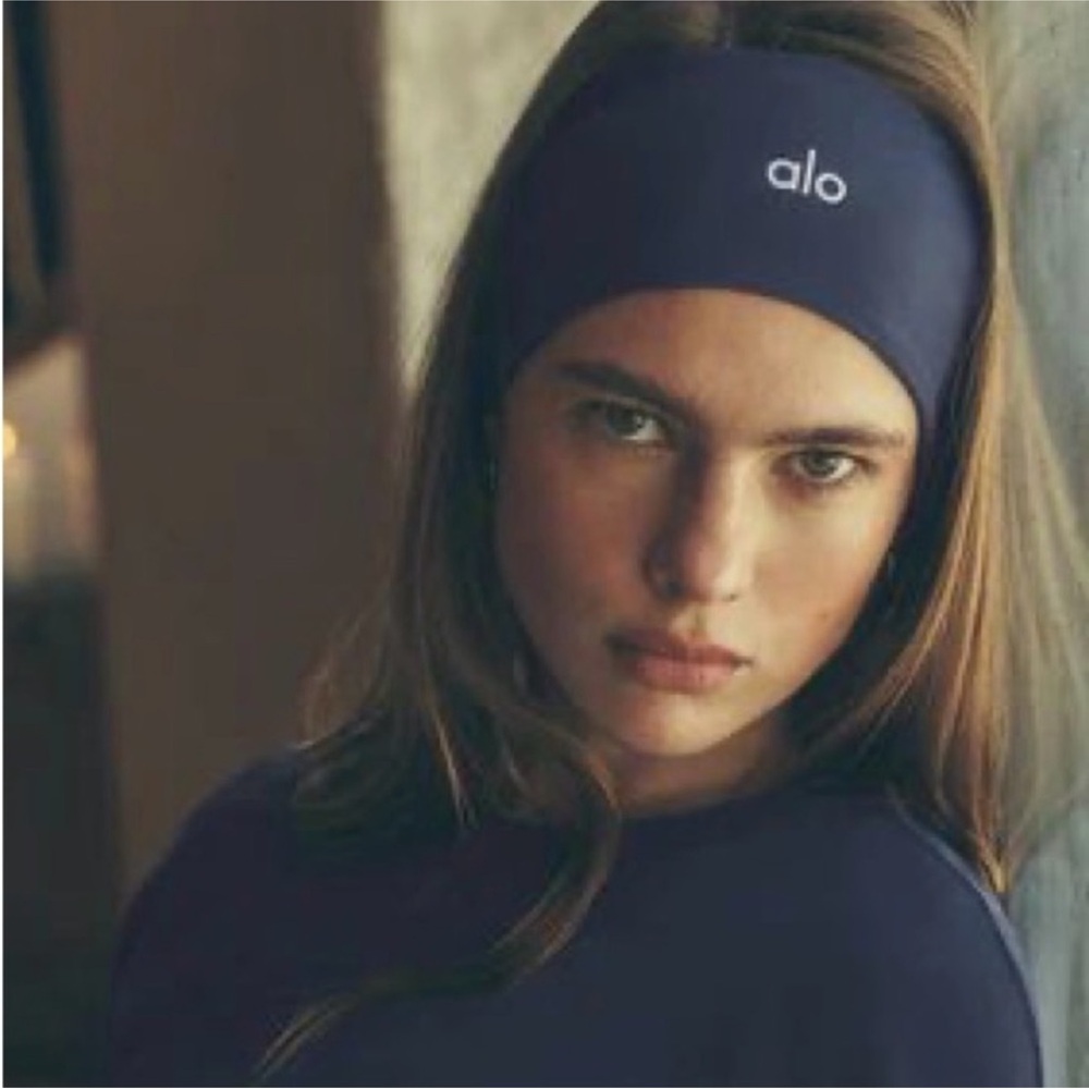 Alo NWOT performance Conquer Navy Blue Headband